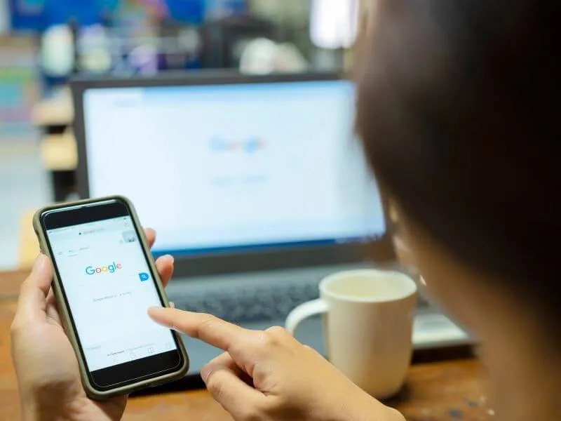 Jak wybrać obraz, który Google pokaże w wynikach wyszukiwania i Discover